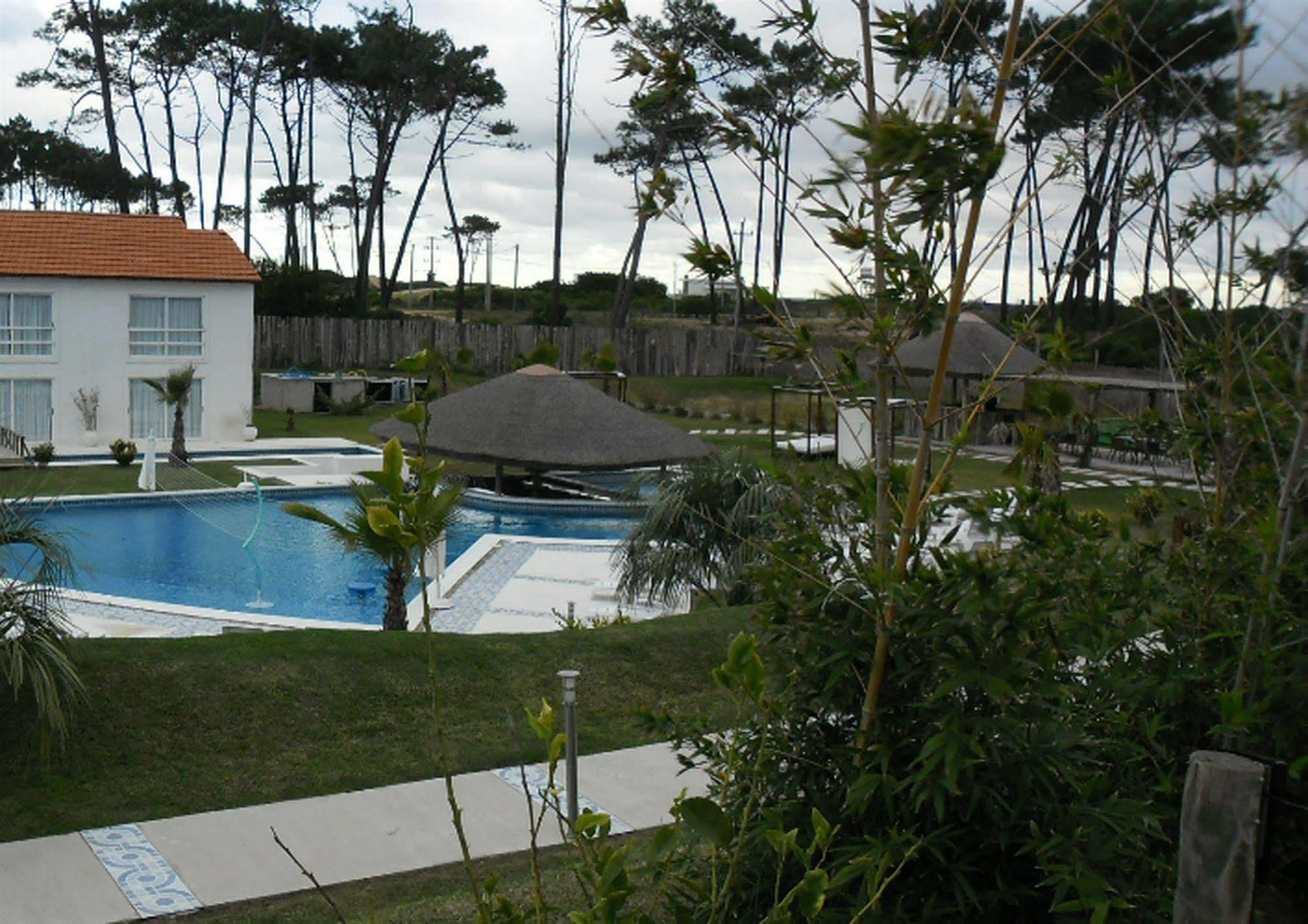 Punta Del Este Arenas Hotel Chihuahua Exterior photo